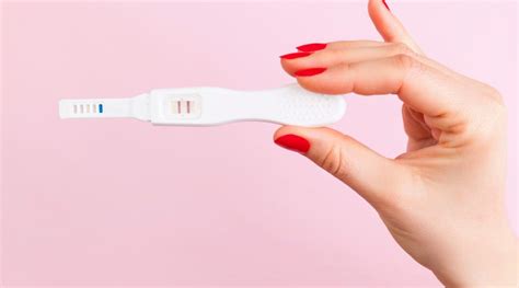 teste de gravidez no dedo